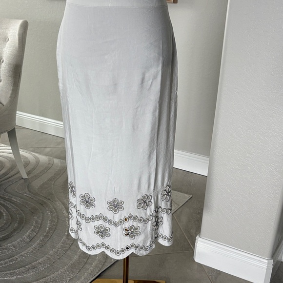 Ann Taylor White Studio Collection Scalloped Linen Midi Skirt - Picture 5 of 12